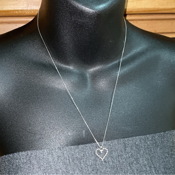 Solid Stamped 14K White Gold Natural Diamond Heart Pendant Box Chain Necklace - Picture 4 of 15